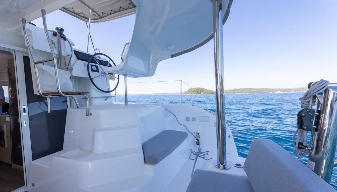 Lagoon 38