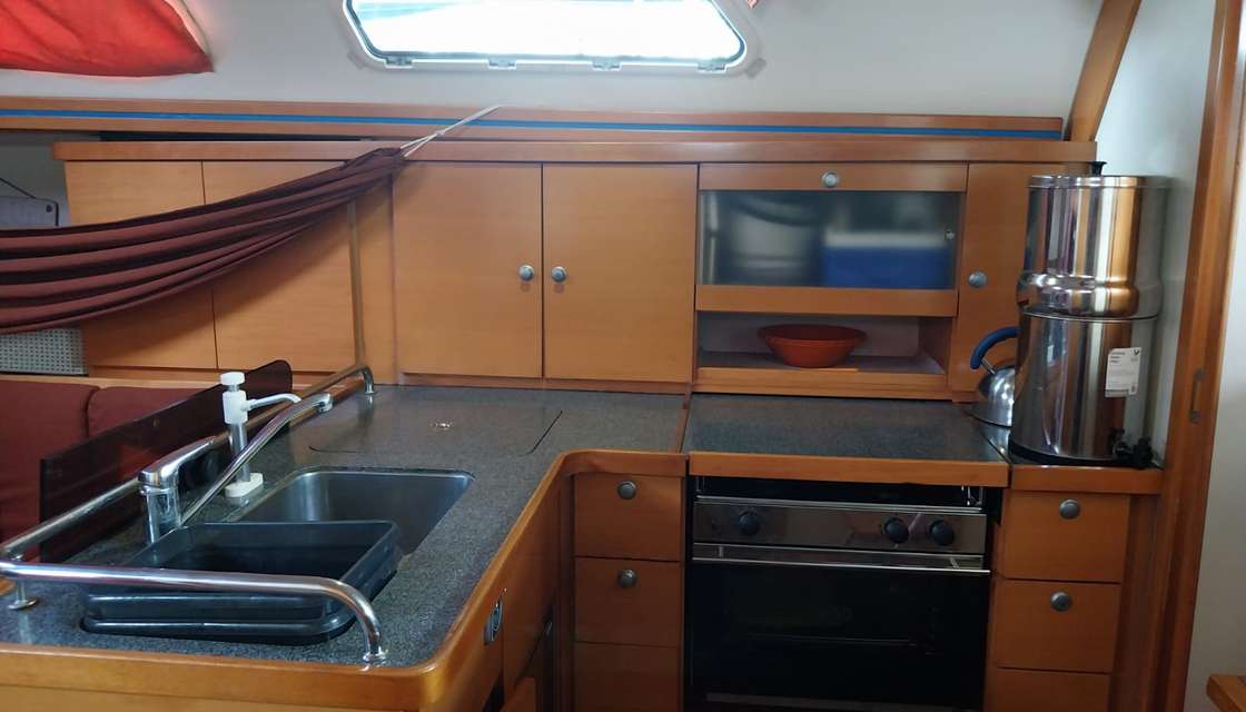 Hanse 370