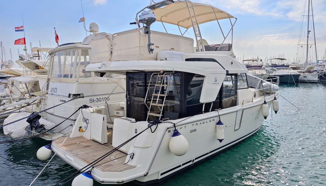 Swift Trawler 35