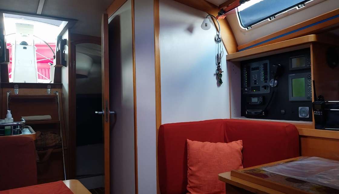 Hanse 370