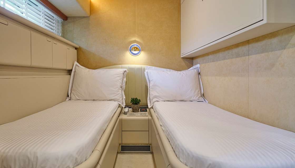Ferretti 80