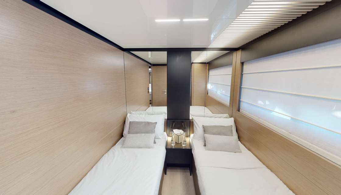 Ferretti 780