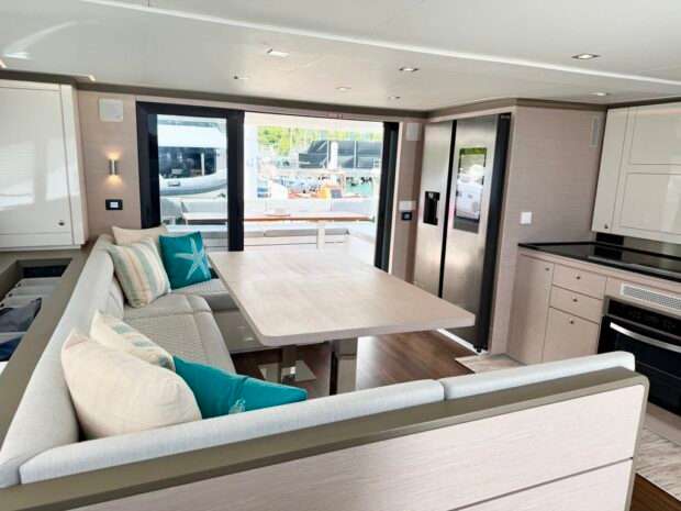 Aventura 50 MY