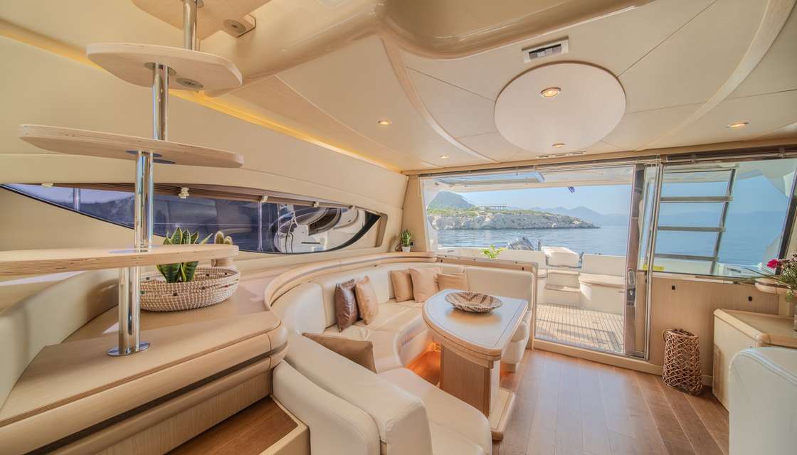 Ferretti 550