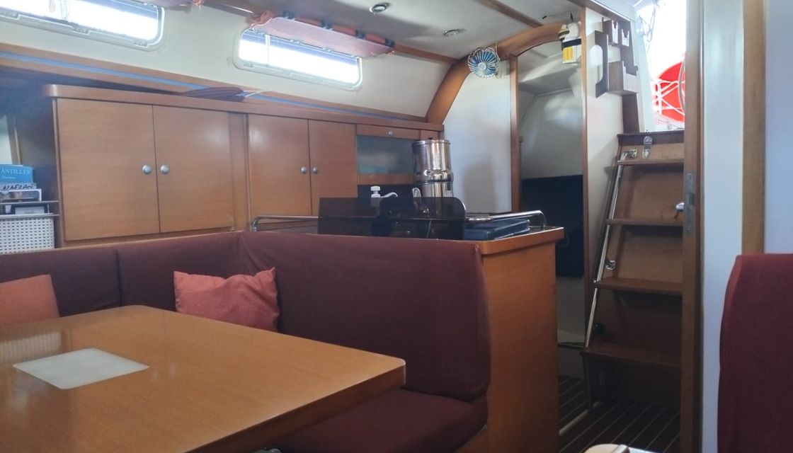 Hanse 370