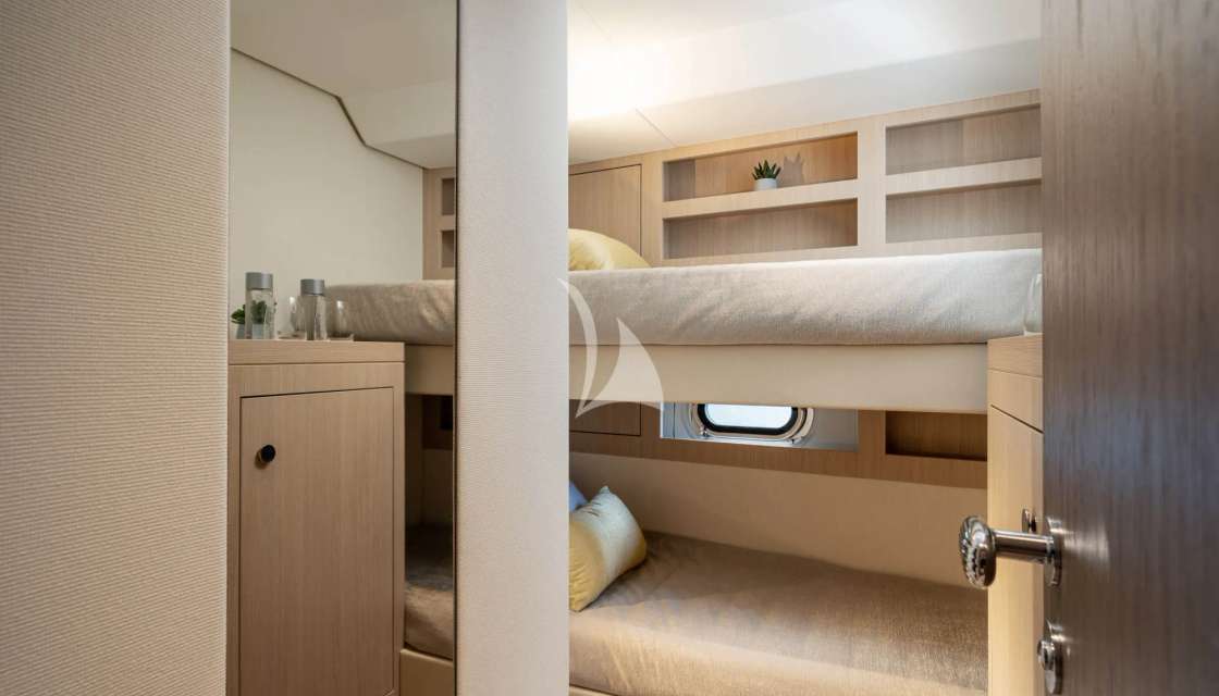 Azimut Magellano 66
