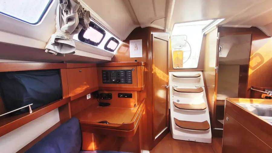 Oceanis 31