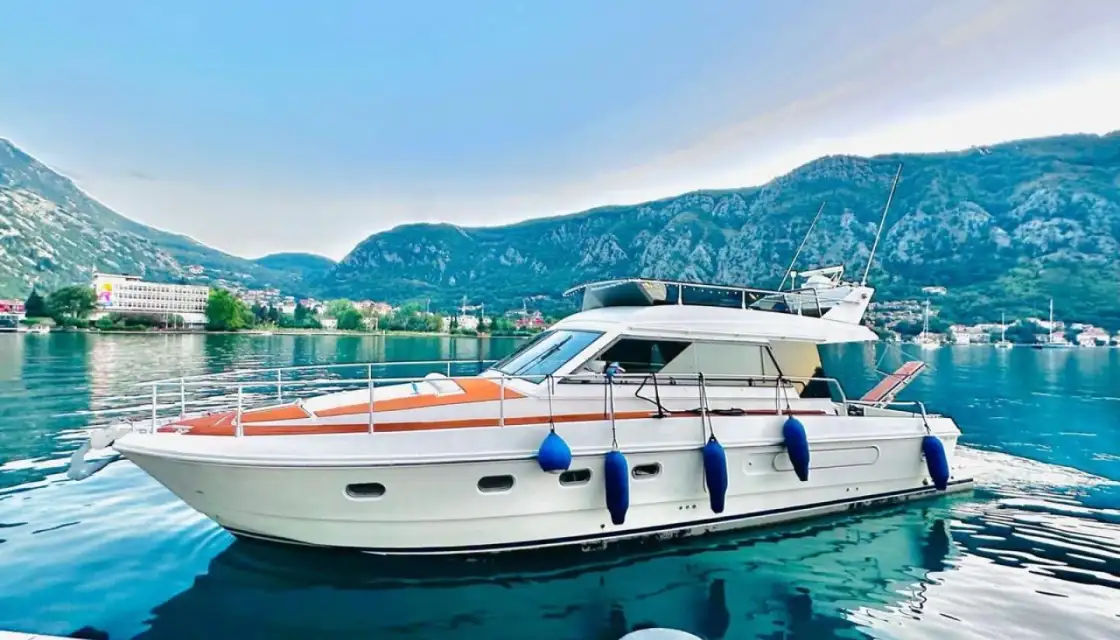 Ferretti 39 fly