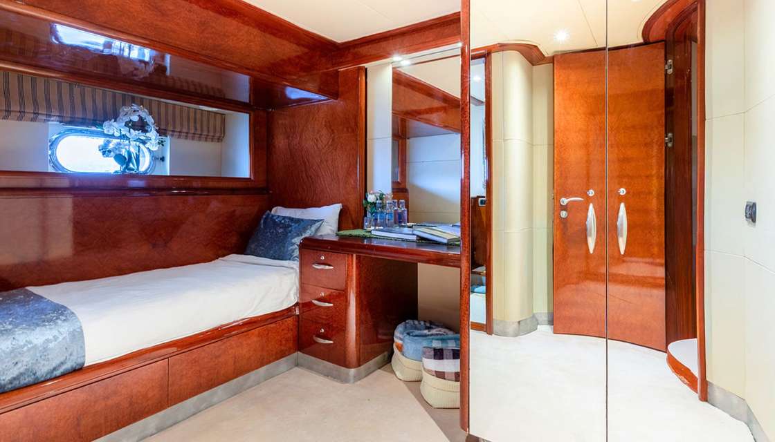 Camper & Nicholsons 121