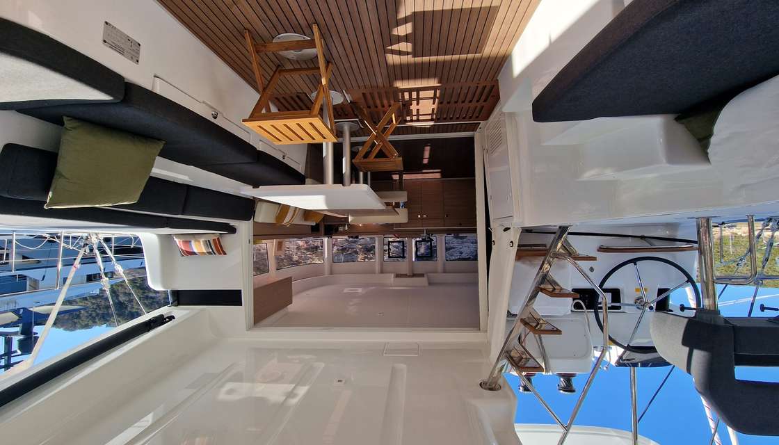 Lagoon 43