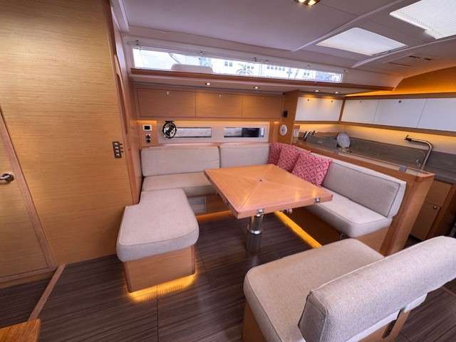 Dufour 530