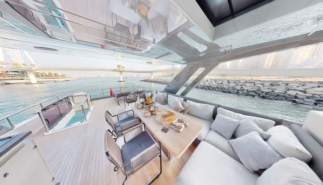 Ferretti 780
