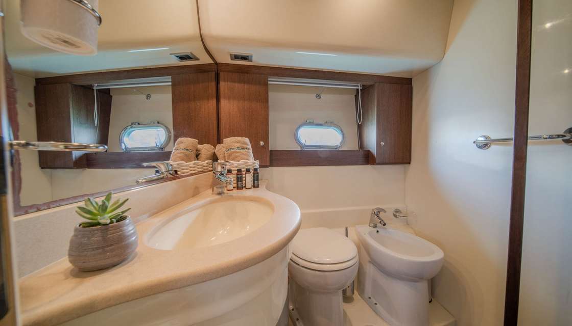 Ferretti 550