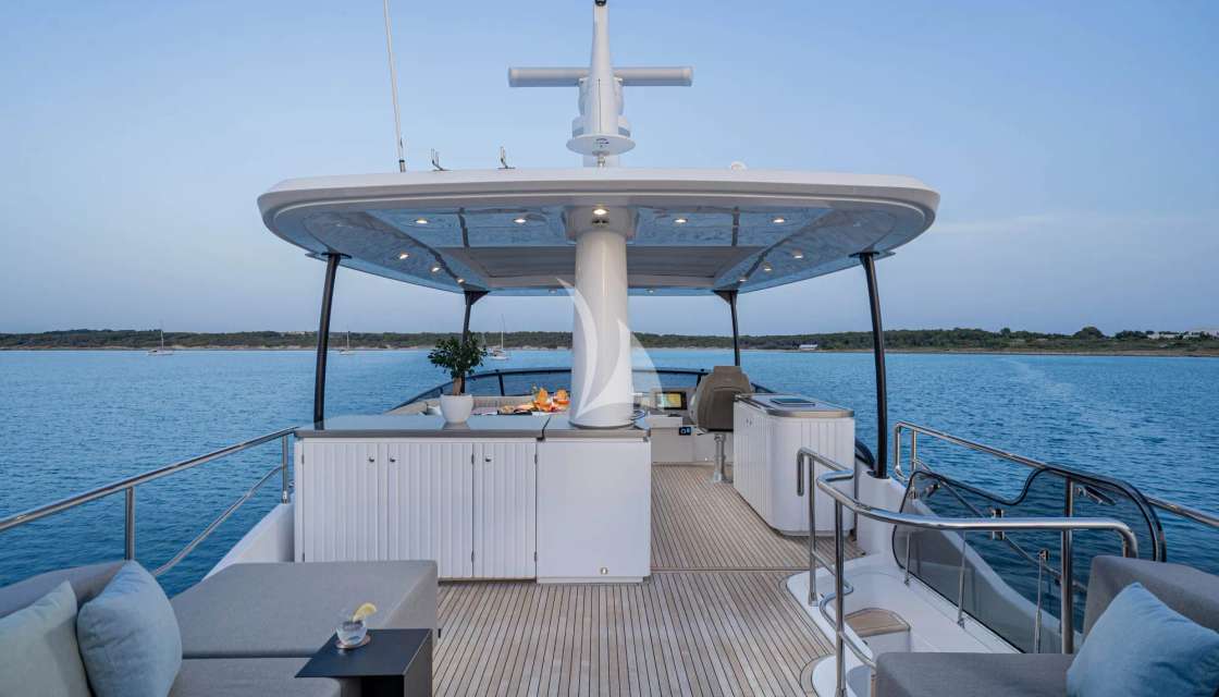 Azimut Magellano 66