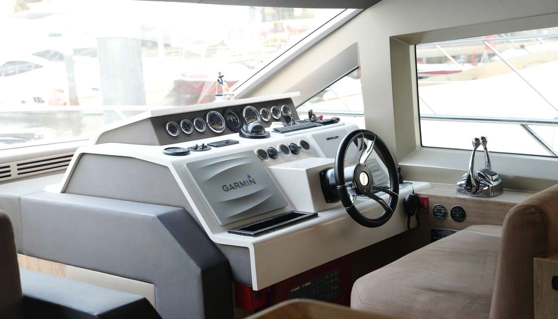 Majesty 48