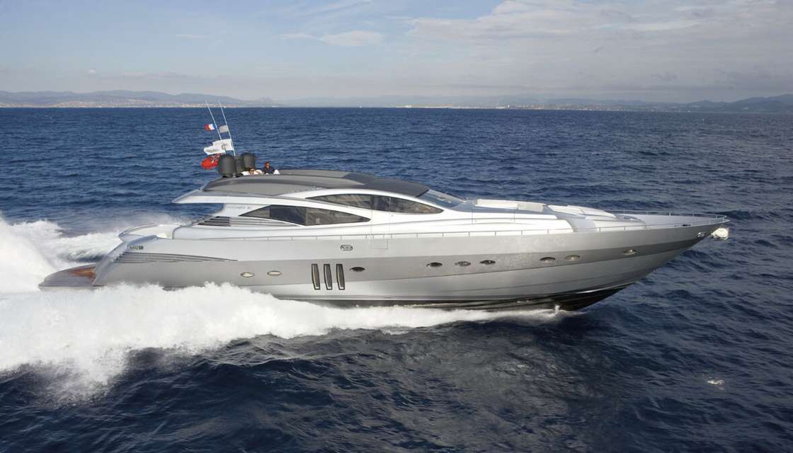 Pershing 90