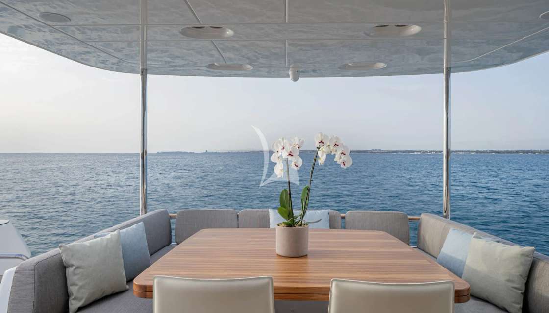 Azimut Magellano 66