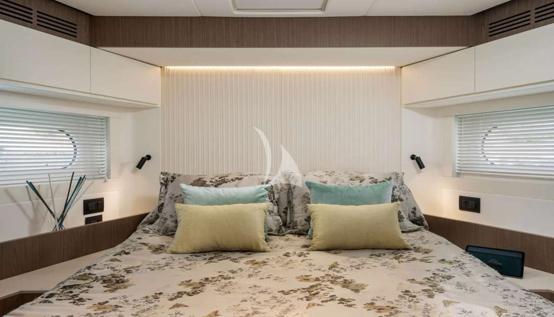 Azimut Magellano 66