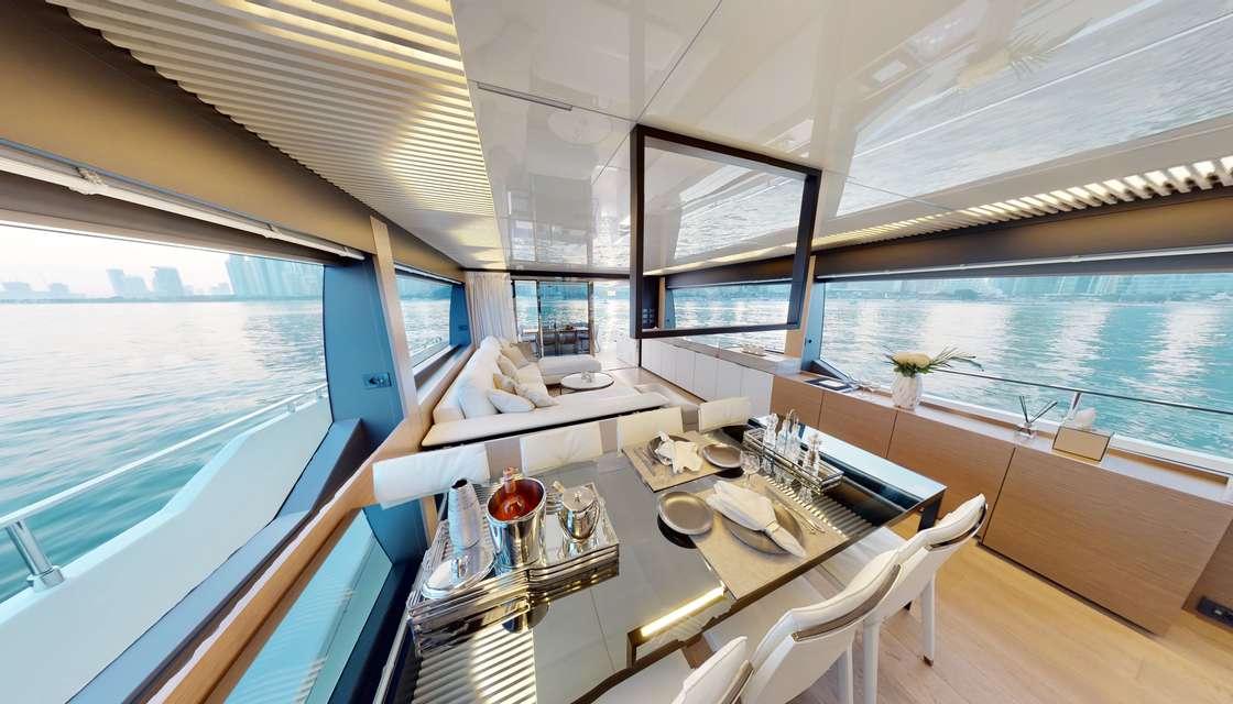 Ferretti 780