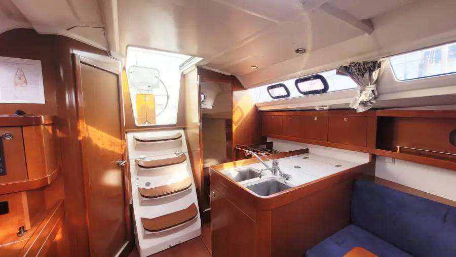 Oceanis 31