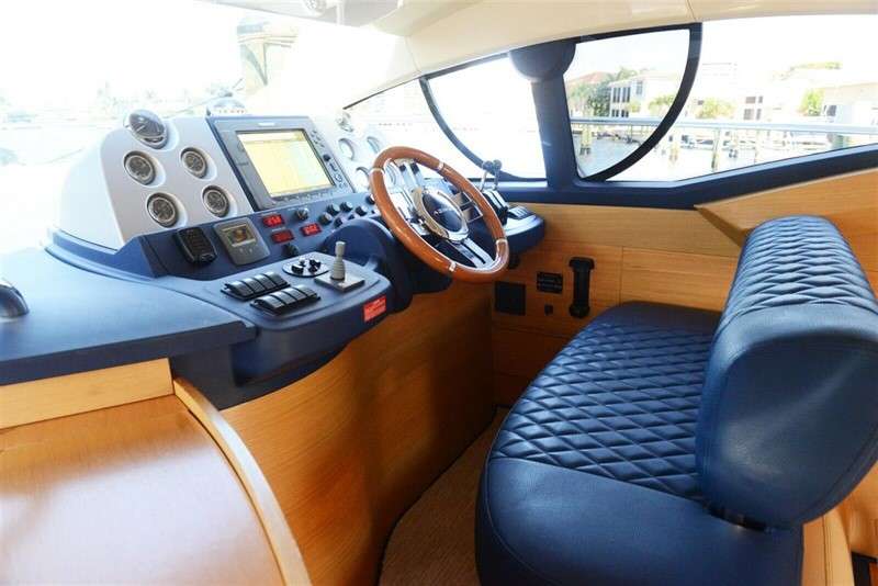 Azimut 43 Fly