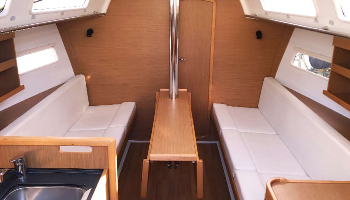 Sun Odyssey 319