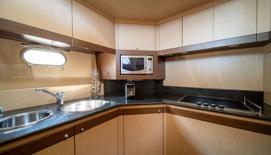 Ferretti 550