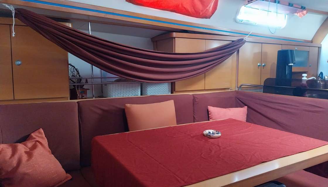 Hanse 370