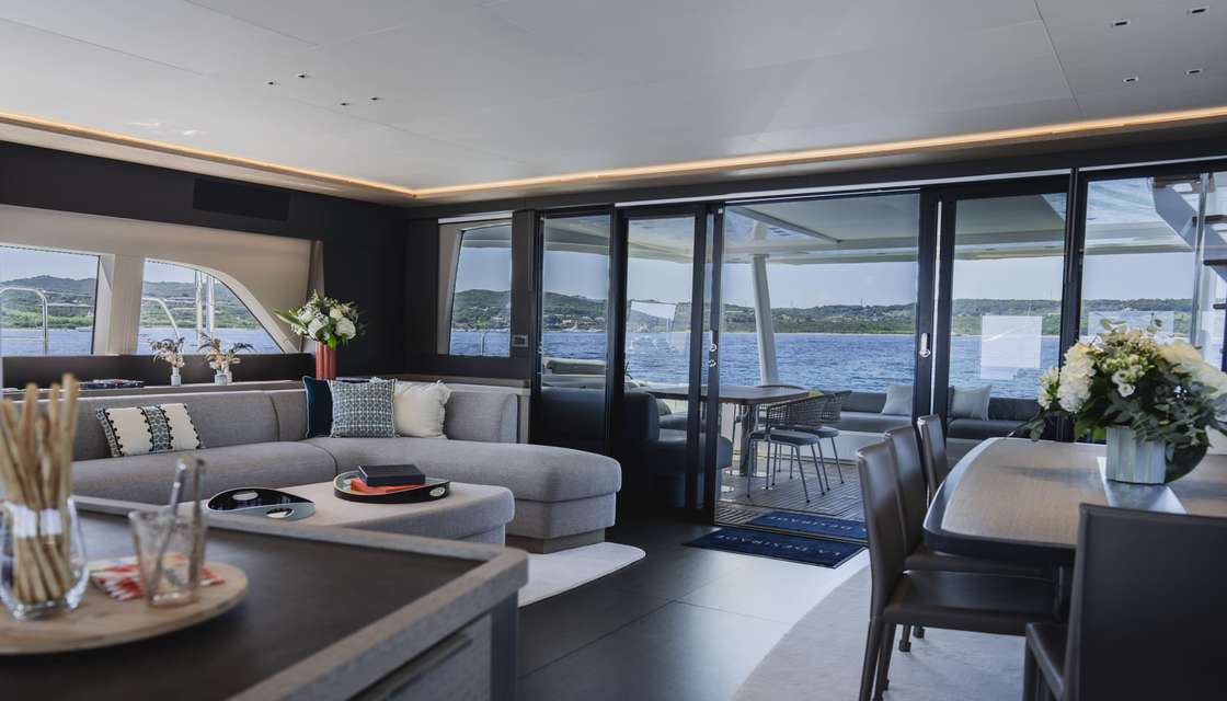 Lagoon Seventy 7
