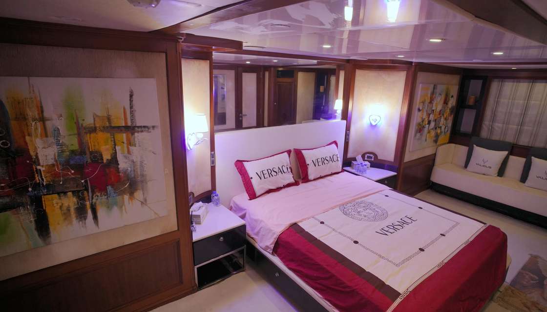 Benetti 110