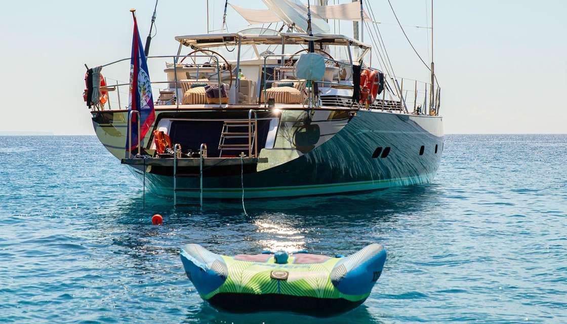 Camper & Nicholsons 121