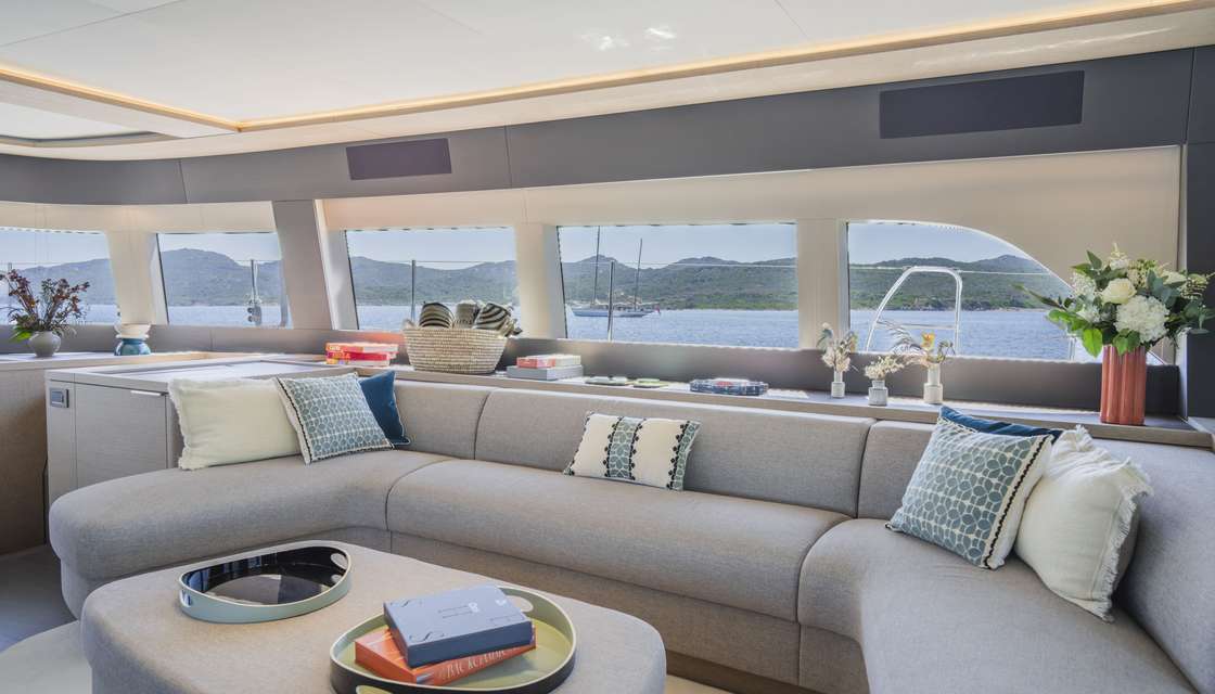 Lagoon Seventy 7