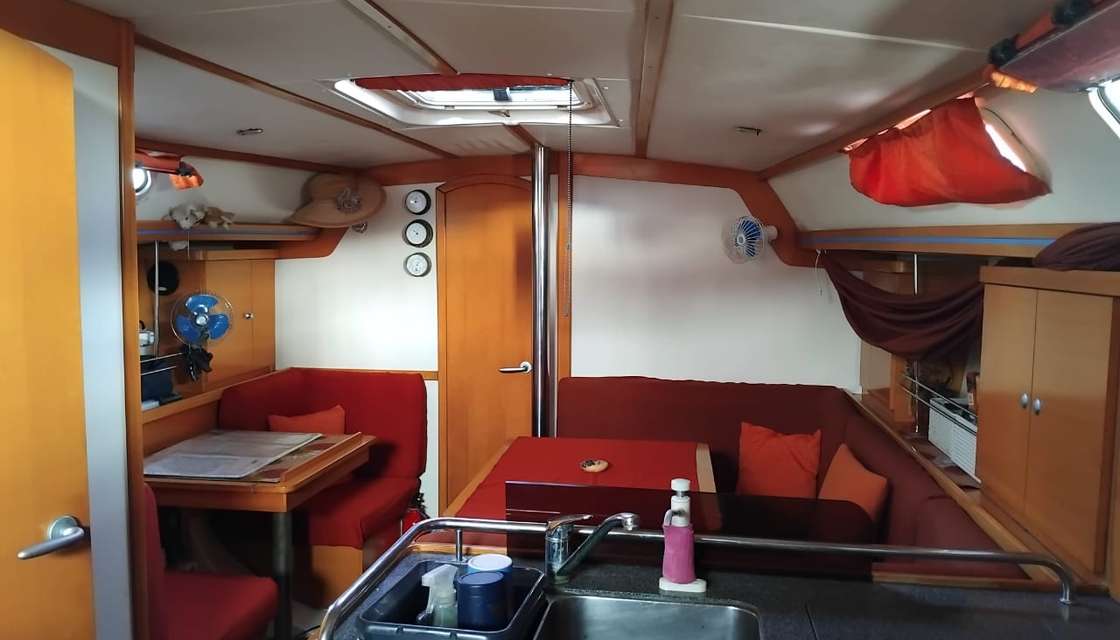 Hanse 370