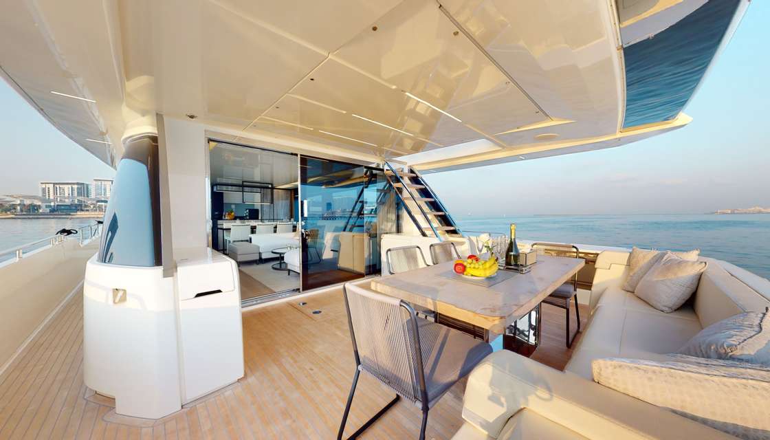 Ferretti 780