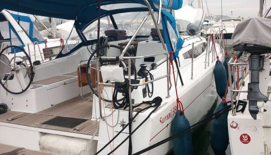 Sun Odyssey 380