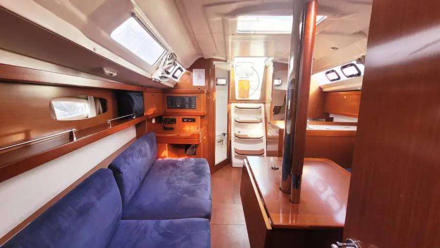 Oceanis 31