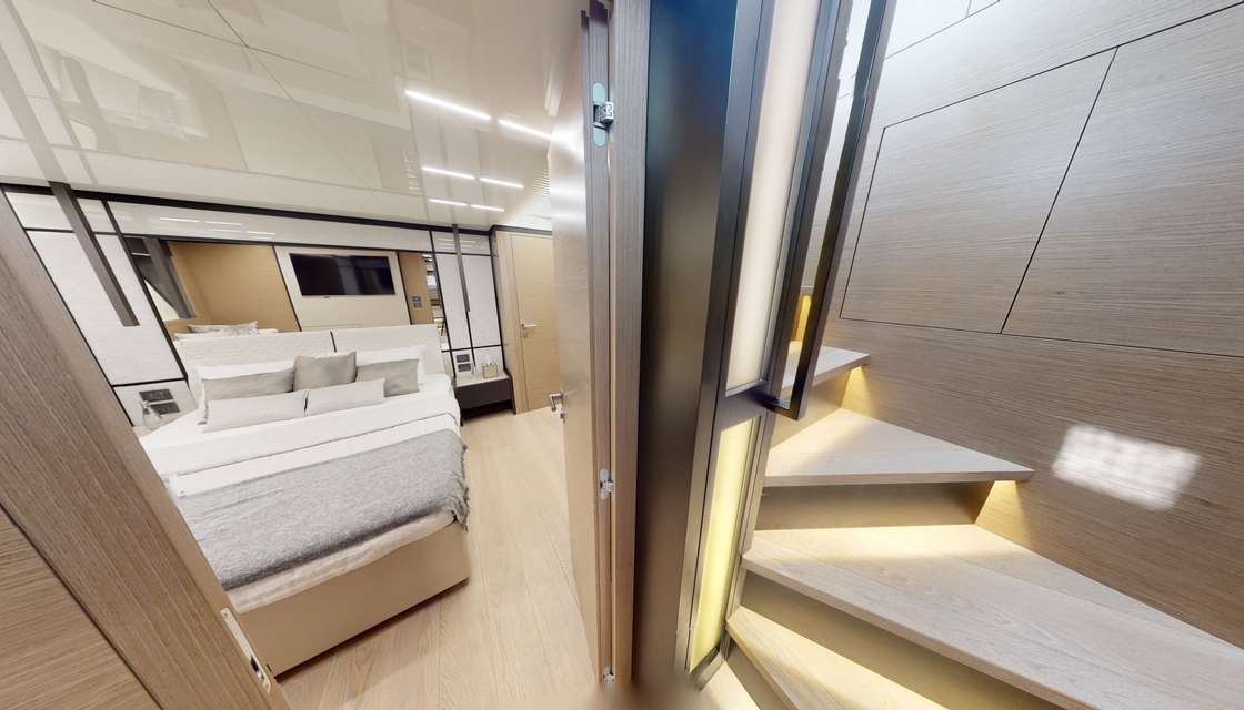 Ferretti 780