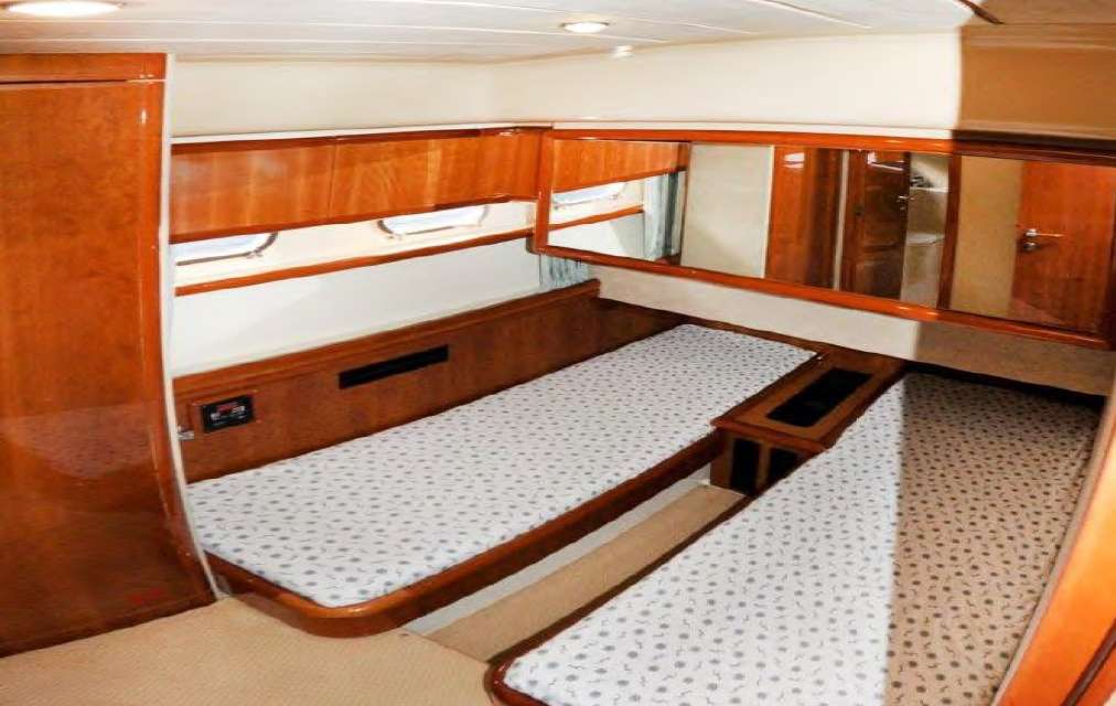 Ferretti 57