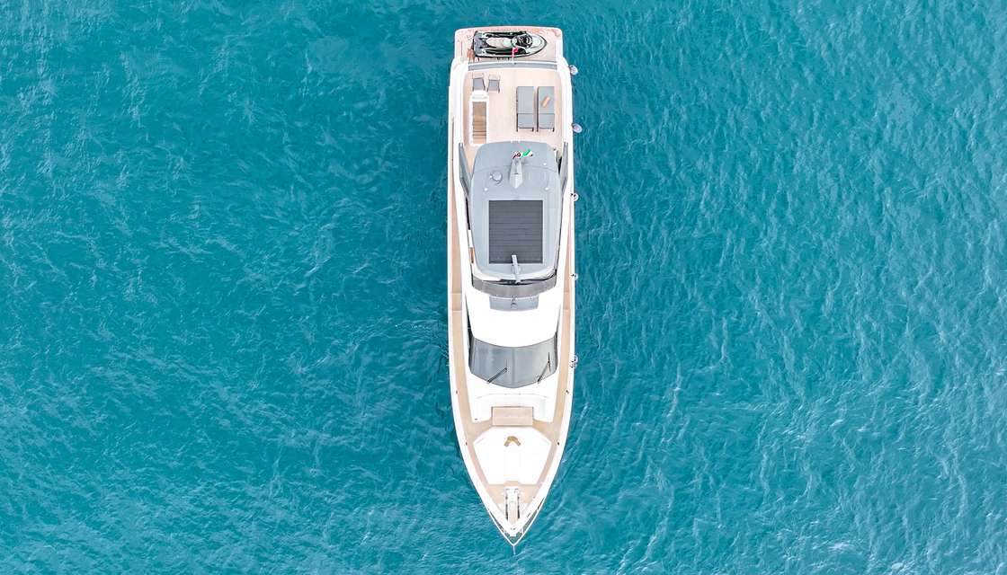 Ferretti 780