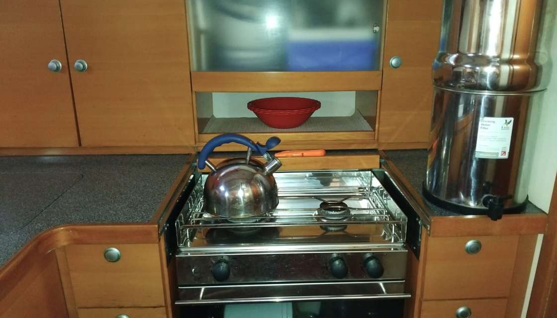 Hanse 370