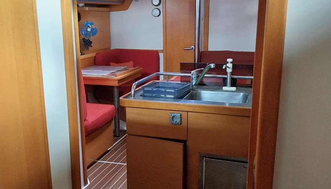 Hanse 370