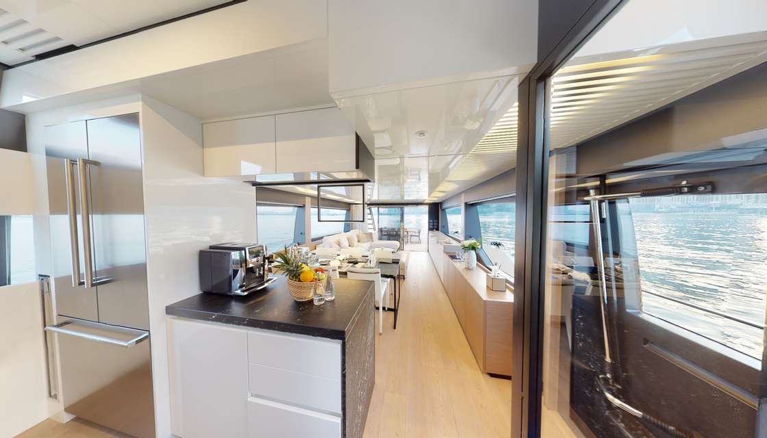 Ferretti 780