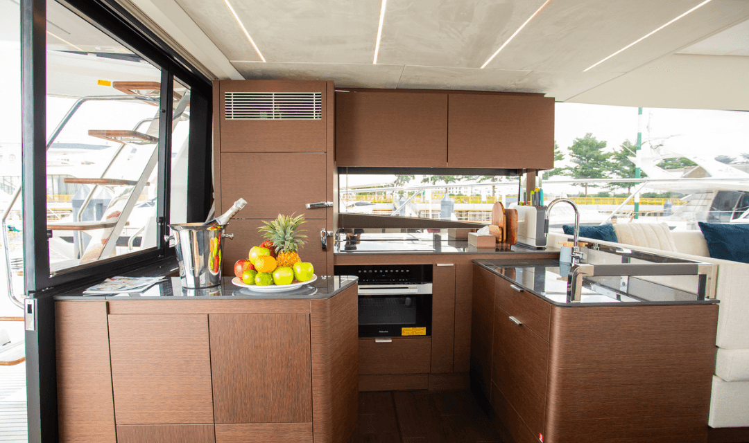 Prestige 590 Fly