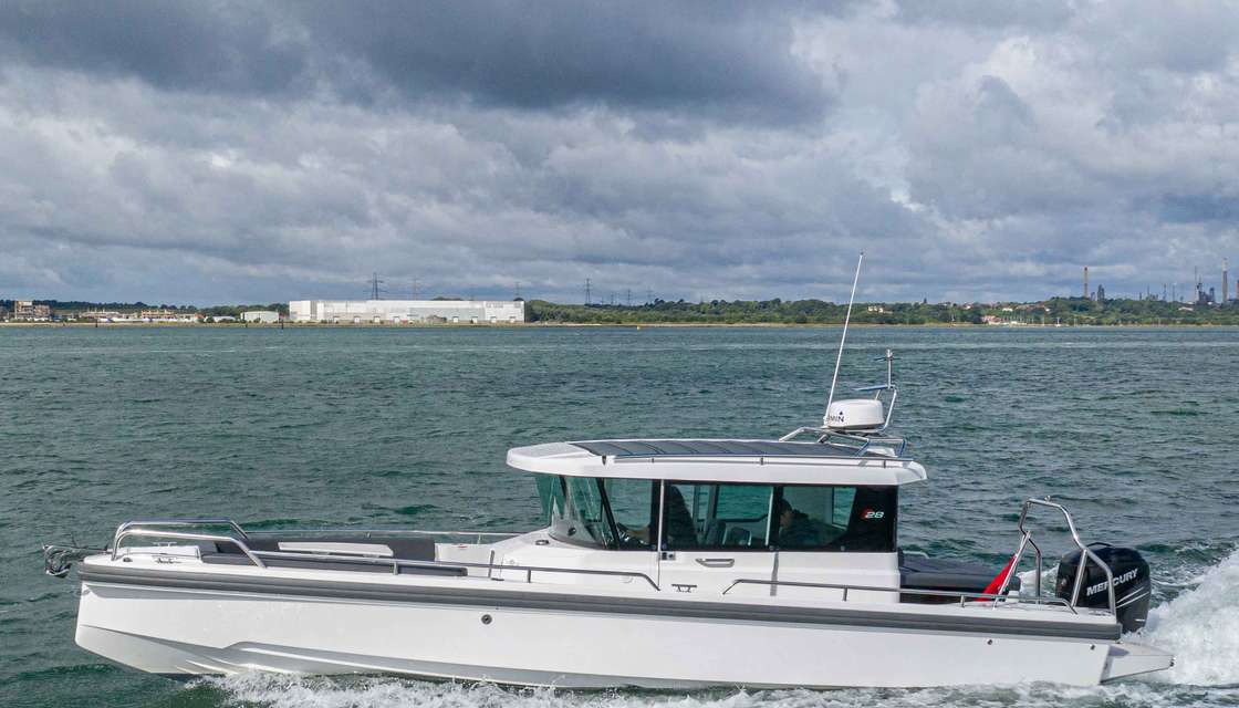 Axopar 28 Cabin
