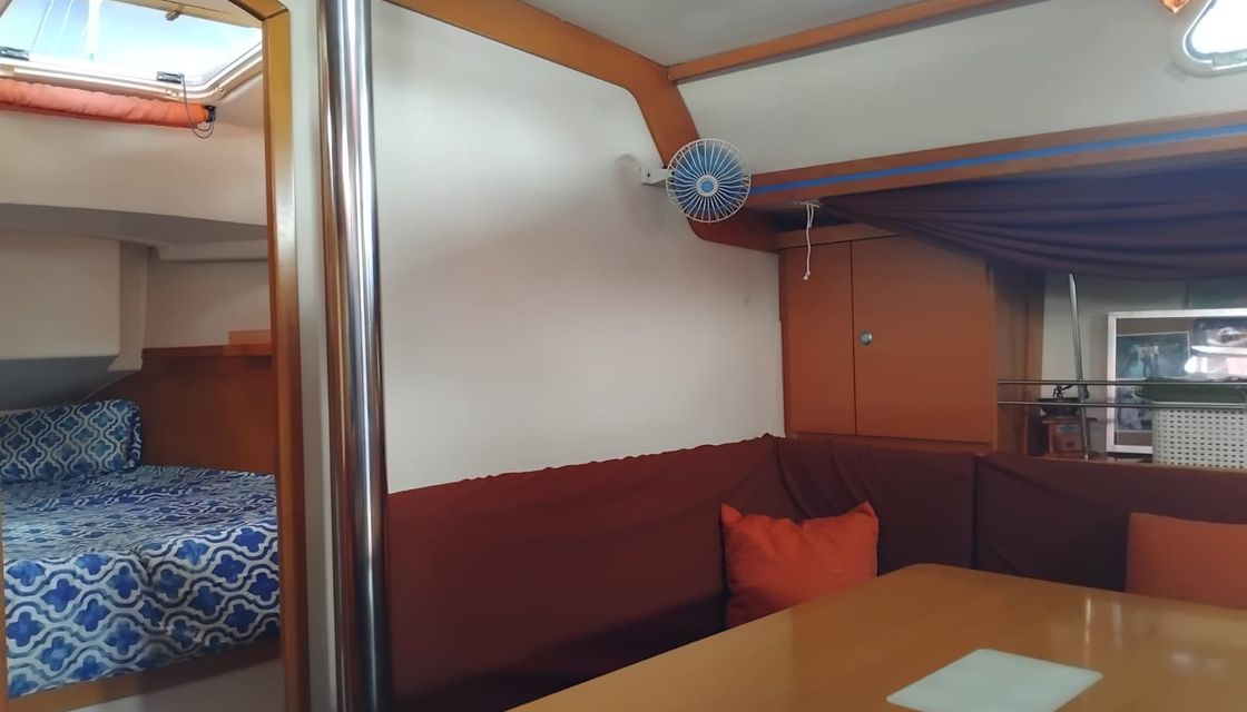 Hanse 370