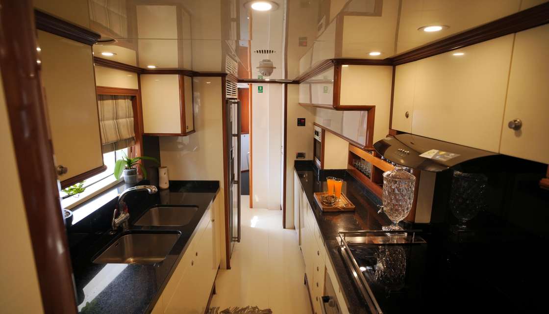Benetti 110
