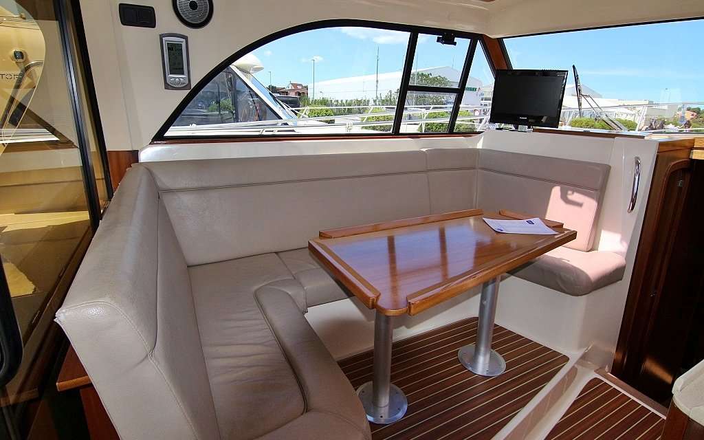 SAS Adriana 44