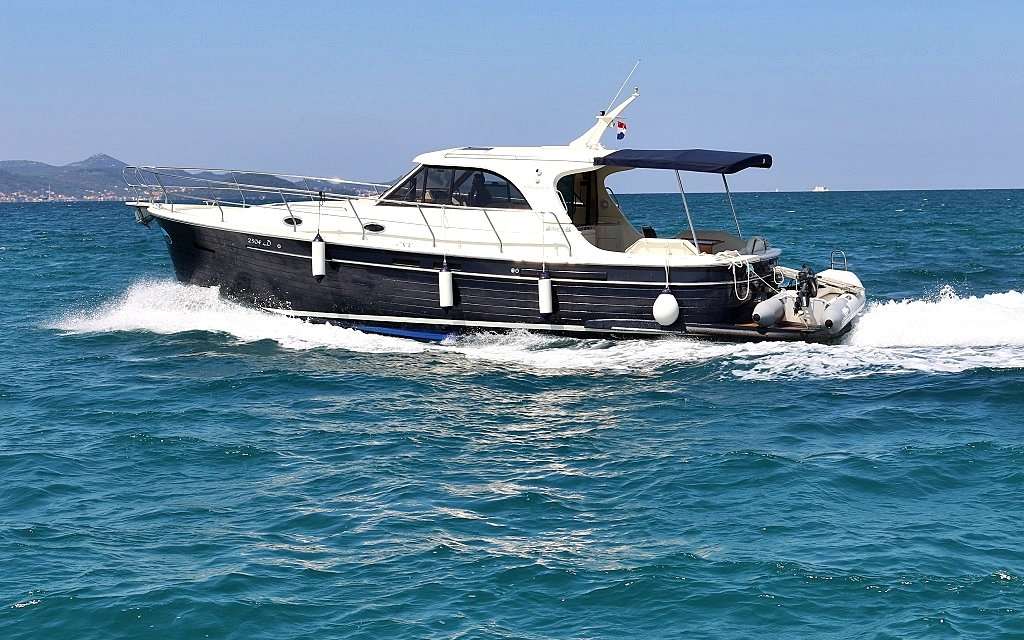 SAS Adriana 44