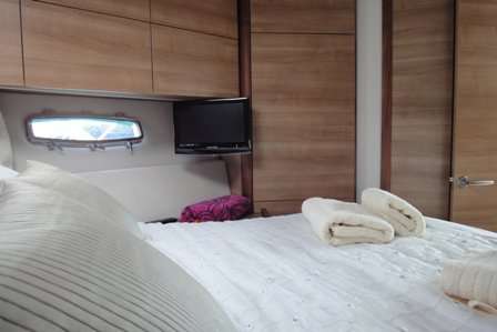 Sealine S42