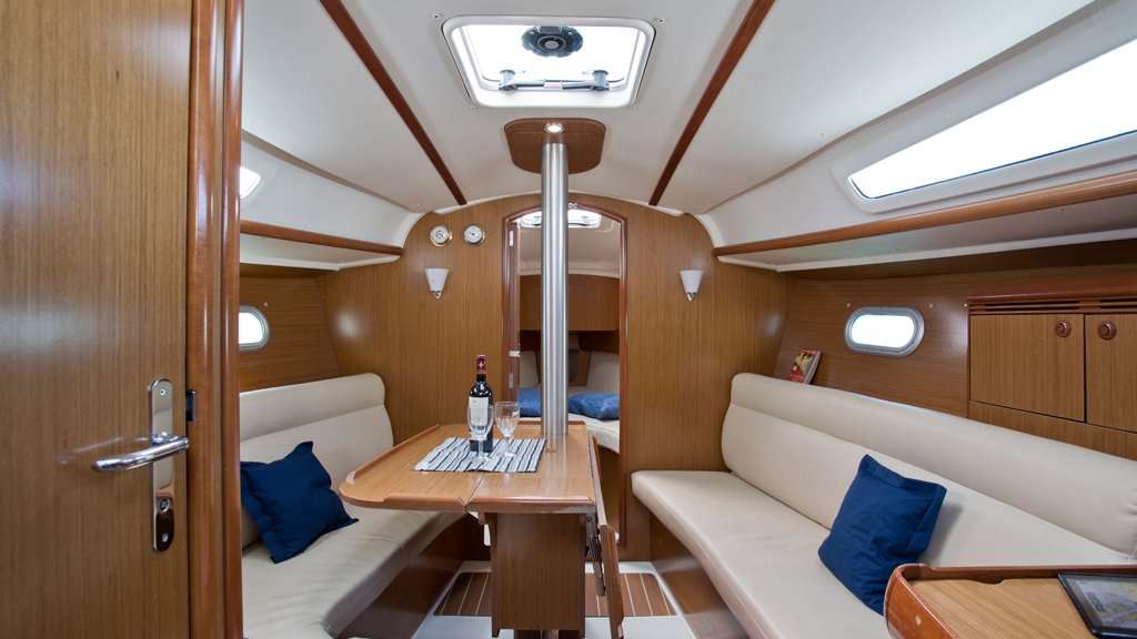 Sun Odyssey 32i